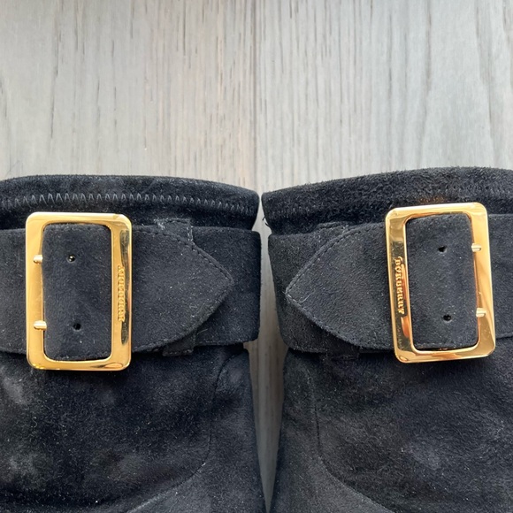 Burberry Trench Buckle Britannia 70 Suede Ankle Boots - Picture 9 of 13
